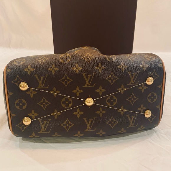 Louis Vuitton Tivoli PM Handbag - Picture 6 of 9